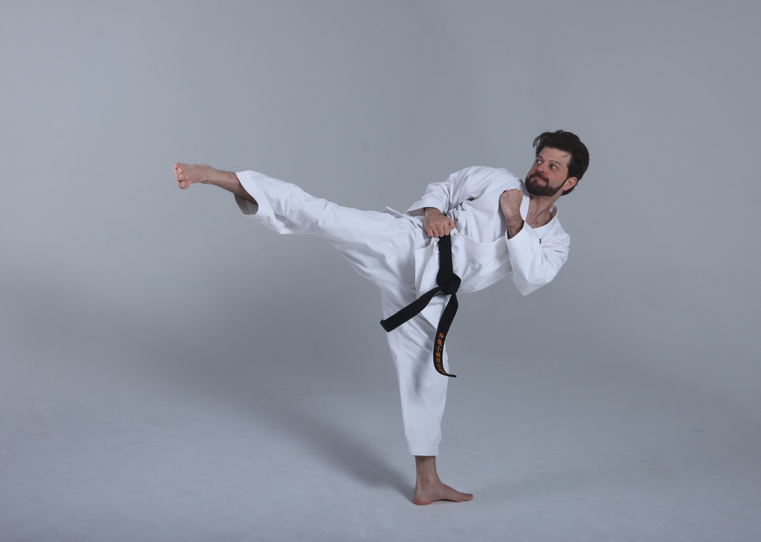 Sari Sabella performing a side kick